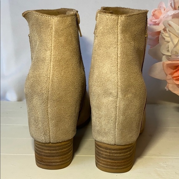 Pelle Moda Sz7 Tan Ankle Suede Booties. - Picture 3 of 8